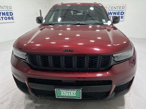 Used 2024 Jeep Grand Cherokee L Altitude AWD/4WD image 3