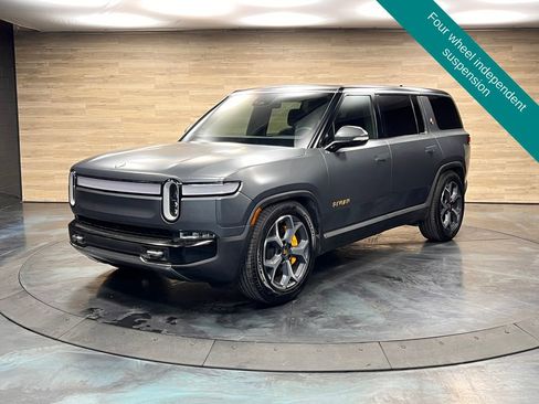 Used 2022 Rivian R1S Launch Edition image 3