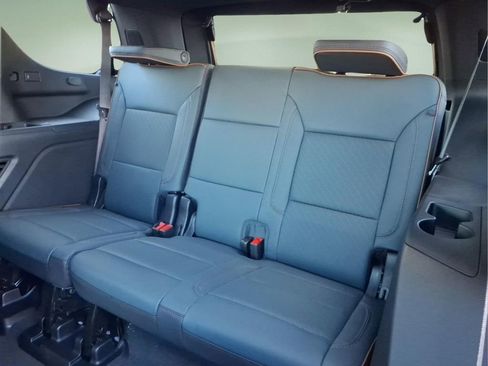 New 2026 GMC Yukon AT4 w/ AT4 Premium Package AWD/4WD image 7