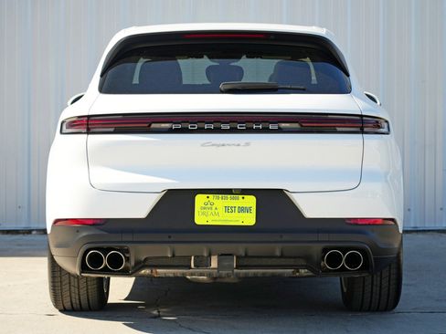 Used 2025 Porsche Cayenne S w/ Premium Package Plus image 11