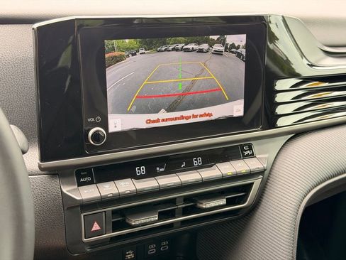 Used 2025 Toyota Camry SE FWD image 30