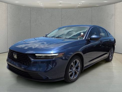Used 2023 Honda Accord EX image 11