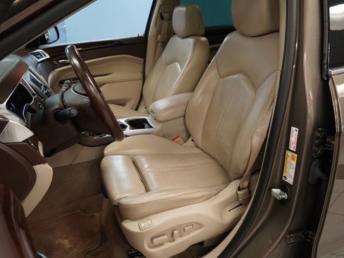 Used 2015 Cadillac SRX Luxury image 3