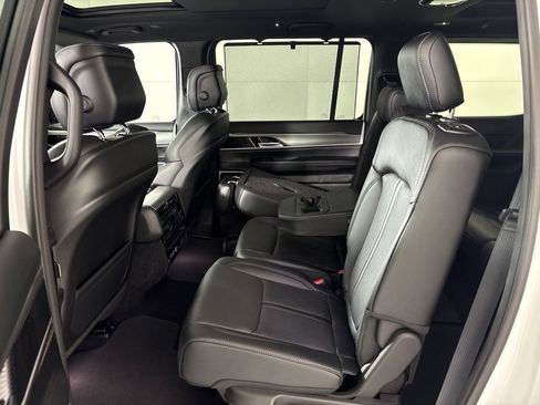 New 2026 Jeep Grand Wagoneer Limited AWD/4WD image 31