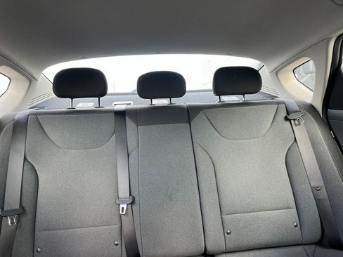 Used 2025 Kia K4 LXS image 37