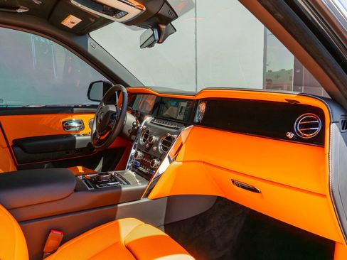 Used 2025 Rolls-Royce Cullinan image 57