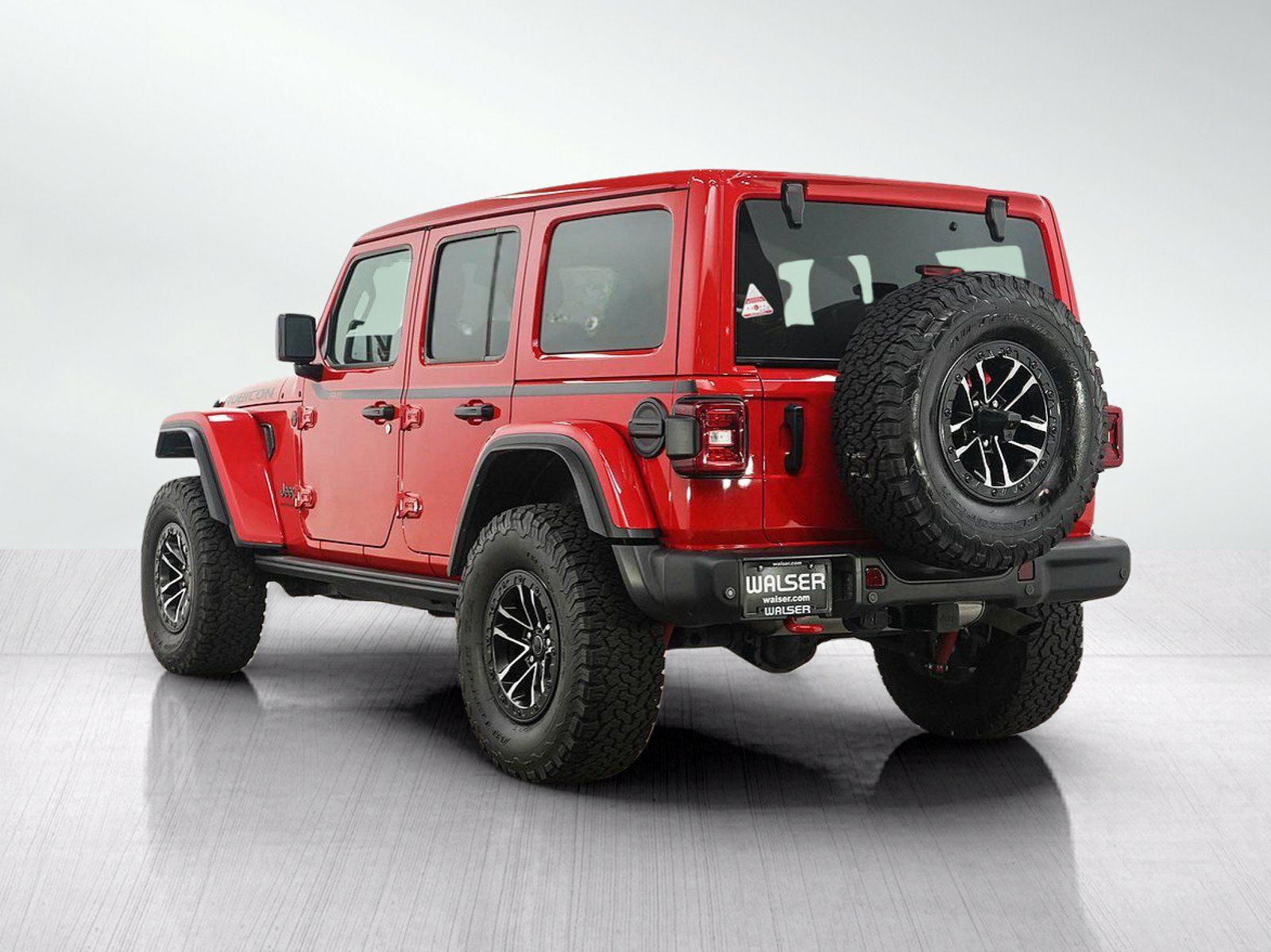 Used 2025 Jeep Wrangler Unlimited Rubicon w/ XTREMEE 35" Tire Package AWD/4WD image 3