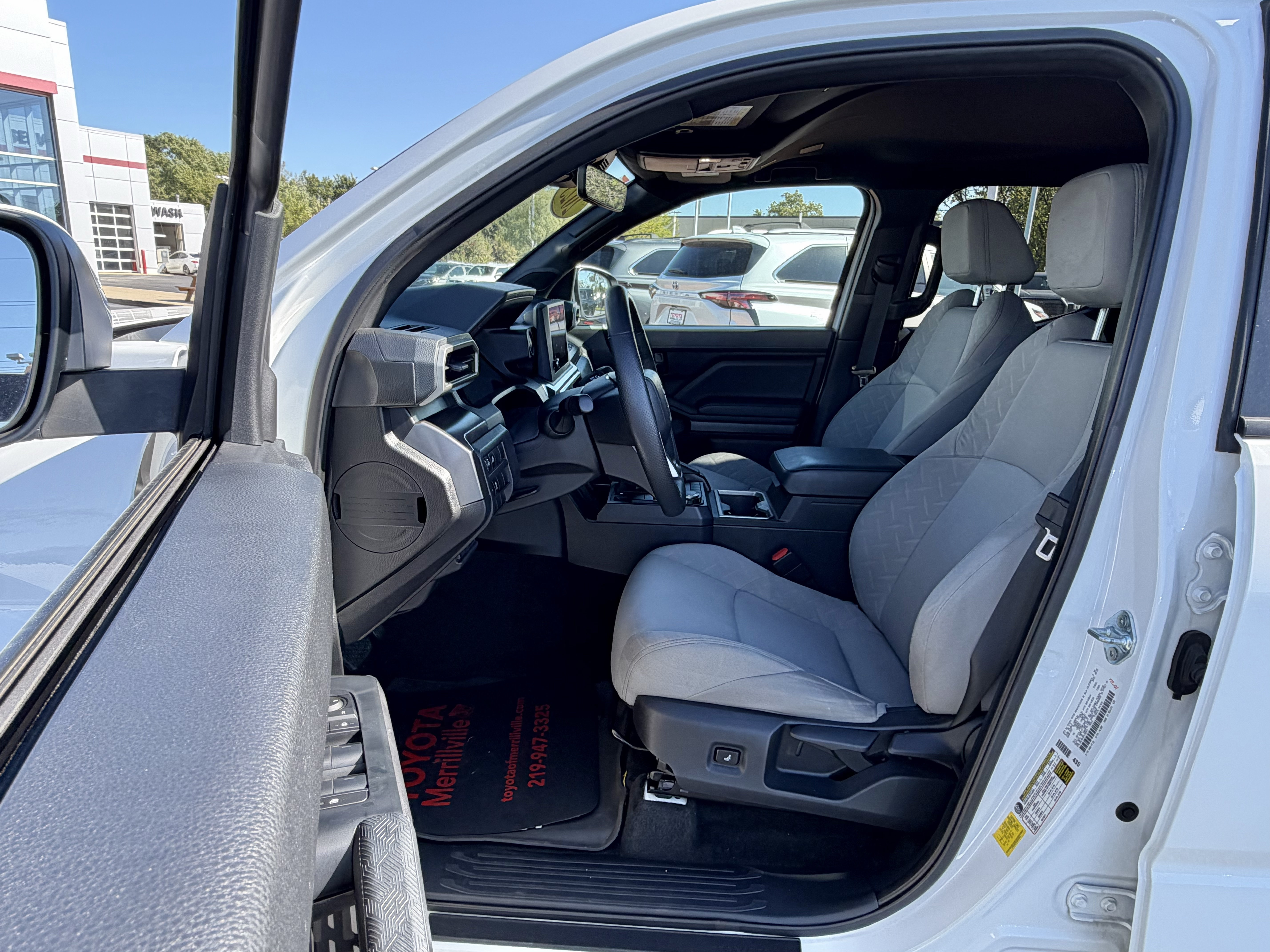 Certified 2025 Toyota Tacoma SR5 AWD/4WD image 13