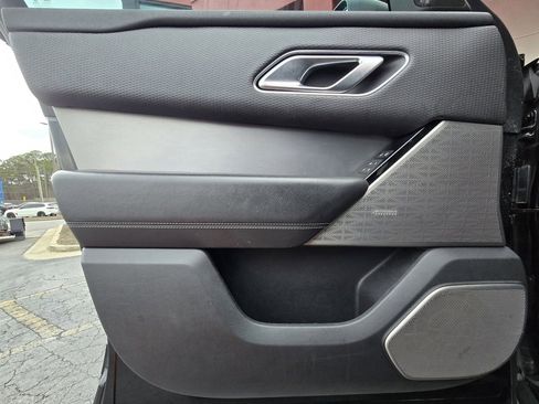 Used 2021 Land Rover Range Rover Velar R-Dynamic S image 17