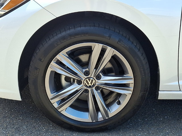 Used 2023 Volkswagen Jetta SE w/ Panoramic Sunroof Package FWD image 28