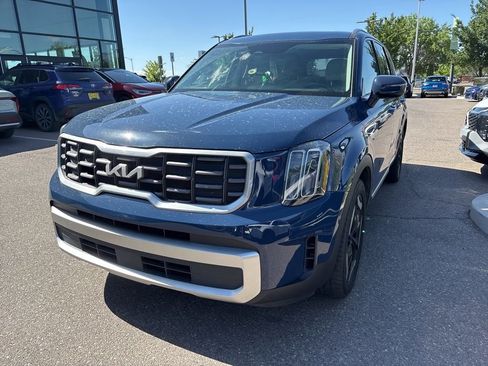 Used 2023 Kia Telluride S w/ S Sunroof Package FWD image 2