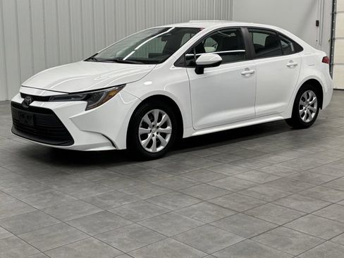 Used 2024 Toyota Corolla LE image 5