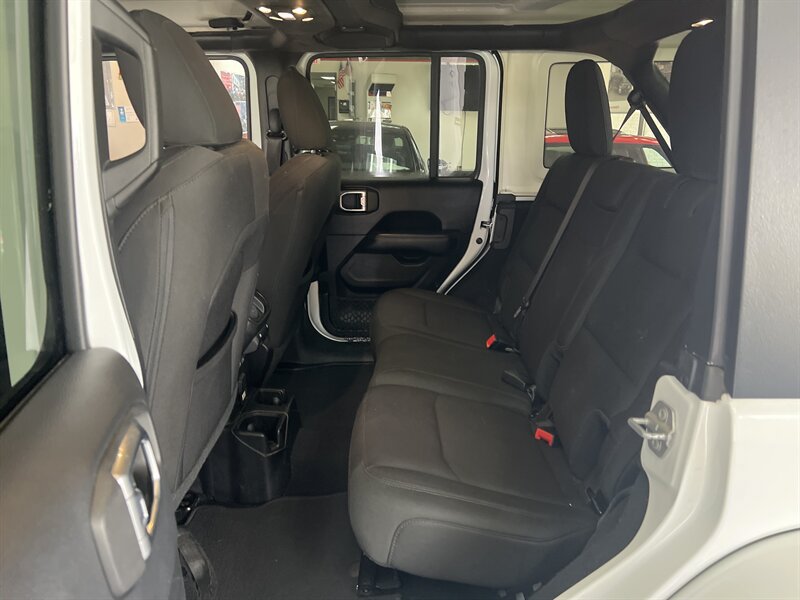 Used 2019 Jeep Wrangler Unlimited Sahara AWD/4WD image 20