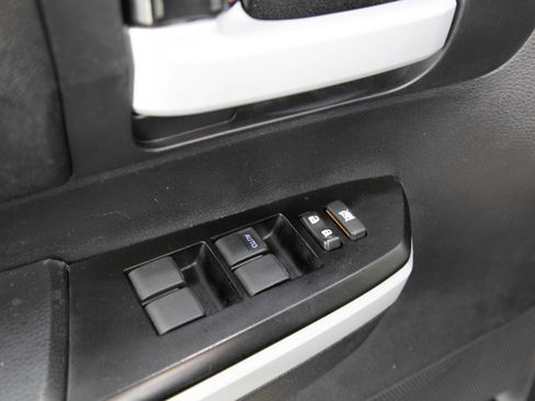 Used 2020 Toyota Tundra SR5 AWD/4WD image 22