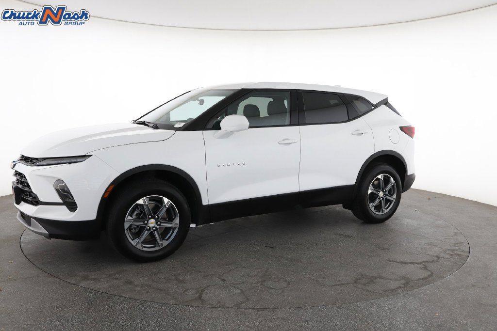Certified 2026 Chevrolet Blazer LT FWD image 6
