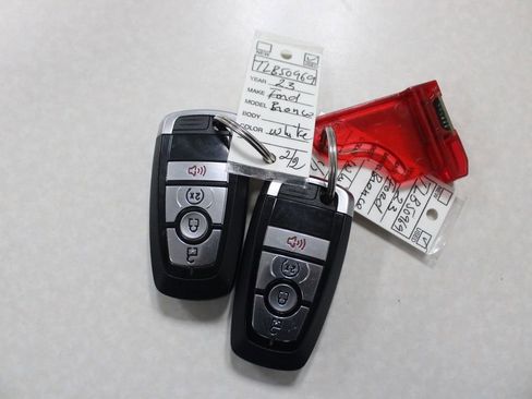 Used 2023 Ford Bronco Wildtrak AWD/4WD image 38