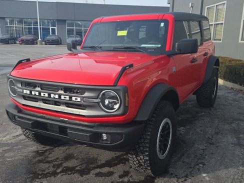 Used 2023 Ford Bronco Big Bend w/ Sasquatch Package image 2