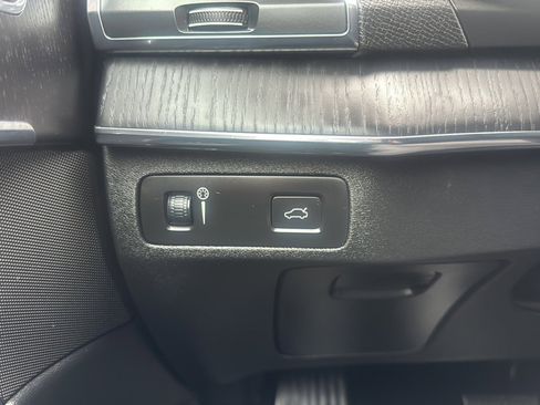 Used 2020 Volvo XC90 T6 Momentum w/ Protection Package Premier image 33