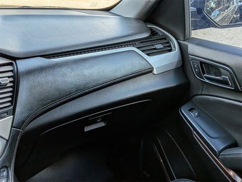 Used 2017 GMC Yukon XL SLT w/ Open Road Package image 18