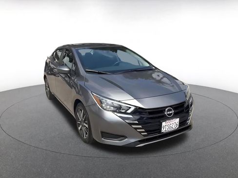 Used 2025 Nissan Versa SV FWD image 2