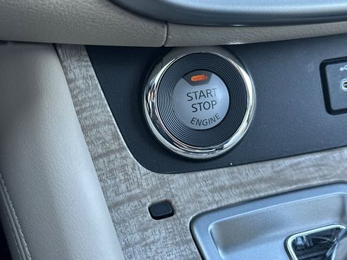 Used 2024 Nissan Murano SL image 23