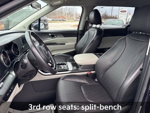 Used 2024 Kia Carnival LX image 14