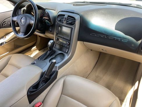 Used 2007 Chevrolet Corvette Coupe w/ Preferred Equipment Group RWD image 13