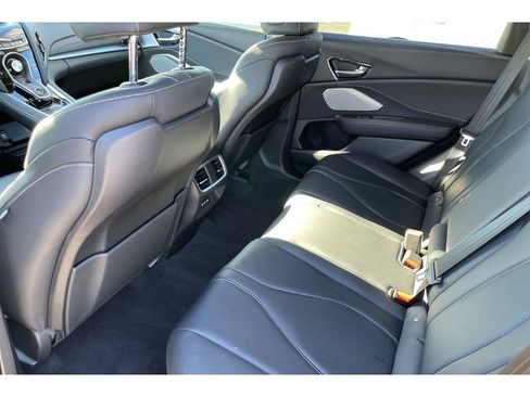 Certified 2025 Acura RDX SH-AWD w/ Technology Package image 13