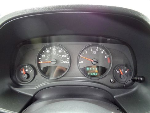 Used 2011 Jeep Patriot Sport image 42