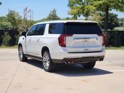 Used 2022 GMC Yukon XL Denali AWD/4WD image 7