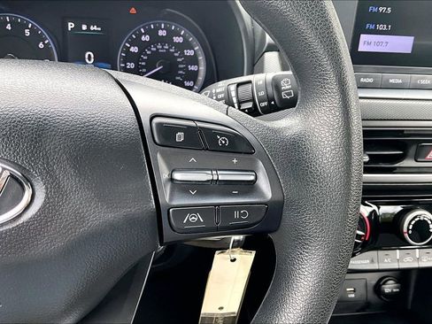 Used 2022 Hyundai Kona SE w/ Cargo Package FWD image 19
