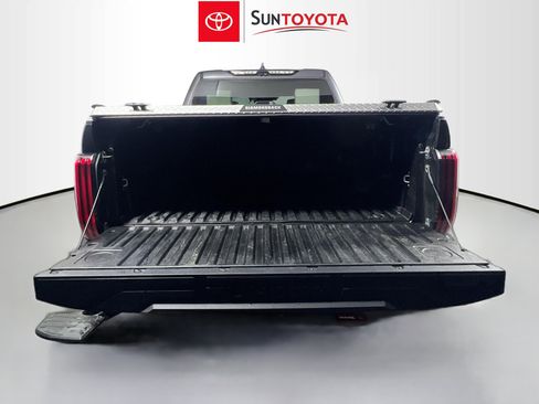 Used 2024 Toyota Tundra Capstone AWD/4WD image 34