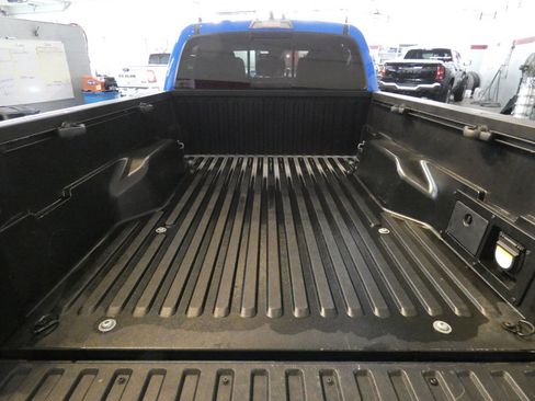 Used 2020 Toyota Tacoma 4x4 Double Cab image 6