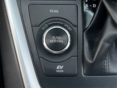 Used 2022 Toyota RAV4 XLE w/ Convenience Package AWD/4WD image 44