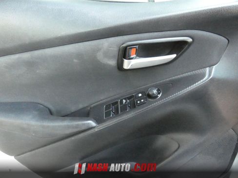 Used 2019 Toyota Yaris LE FWD image 47