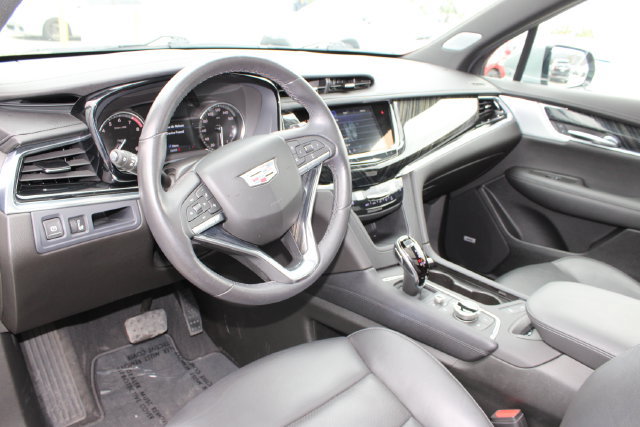 Used 2024 Cadillac XT6 Premium Luxury FWD image 12