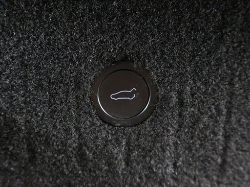 Used 2022 Tesla Model S AWD/4WD image 23