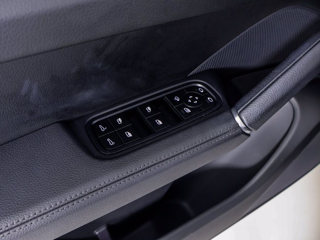 Certified 2023 Porsche Cayenne Platinum Edition AWD/4WD image 25
