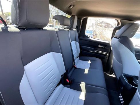 Used 2025 Toyota Tacoma TRD Sport image 18