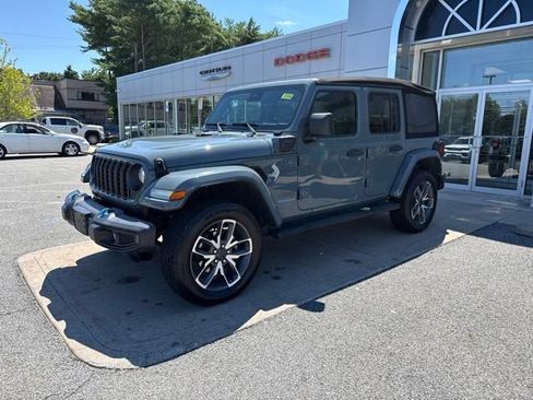 Certified 2024 Jeep Wrangler Unlimited w/ Convenience Group AWD/4WD image 3