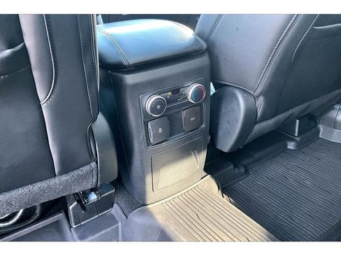 Used 2022 Ford Explorer XLT w/ Equipment Group 202A AWD/4WD image 36