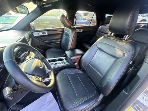 Used 2020 Ford Explorer Limited RWD image 14