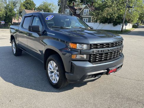 Used 2019 Chevrolet Silverado 1500 Custom w/ Custom Value Package AWD/4WD image 7