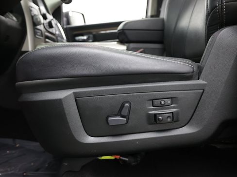 Used 2017 RAM 1500 Laramie w/ Convenience Group AWD/4WD image 18
