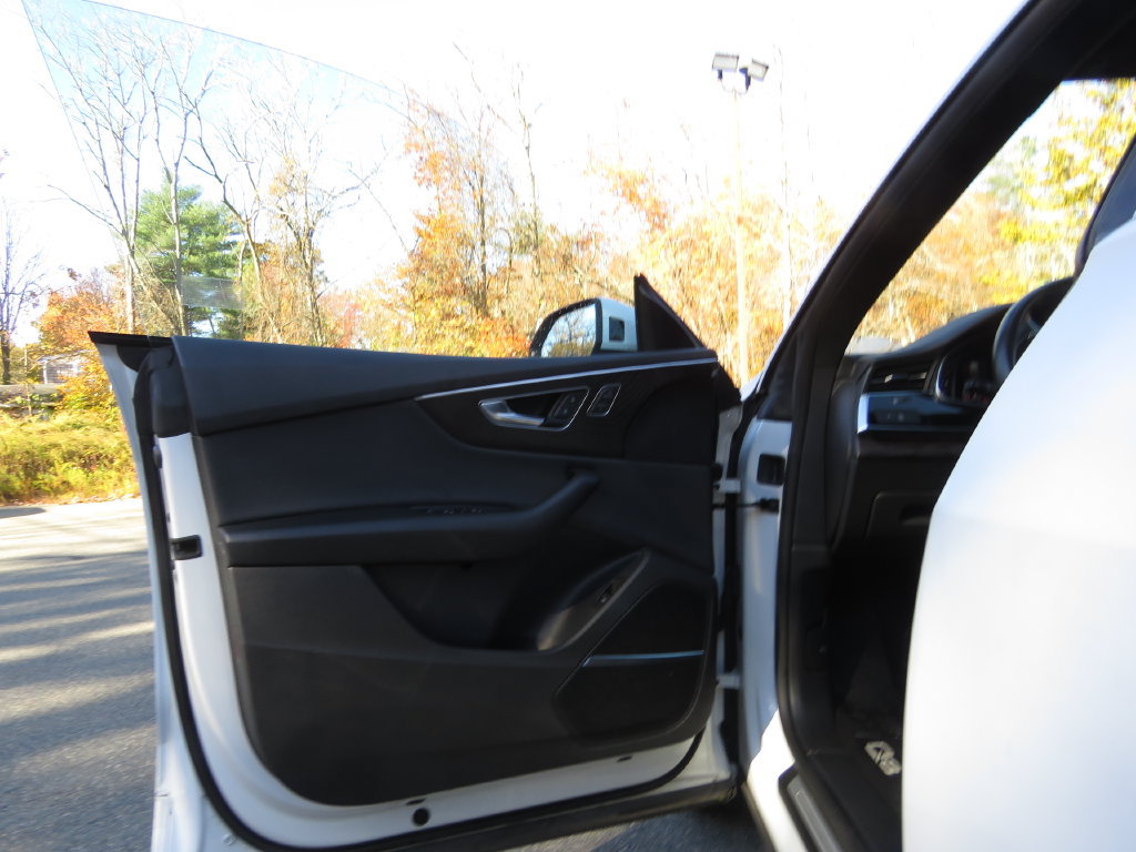 Used 2021 Audi Q8 Premium Plus AWD/4WD image 9
