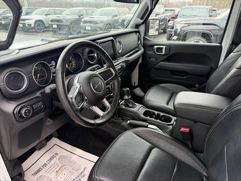 Used 2022 Jeep Gladiator Overland w/ Popular Equipment Package AWD/4WD image 21