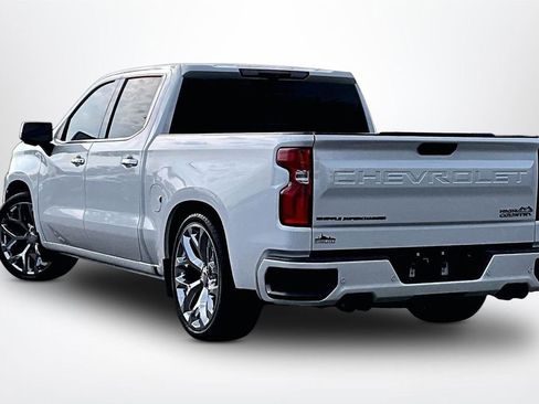 Used 2021 Chevrolet Silverado 1500 High Country w/ Technology Package AWD/4WD image 5