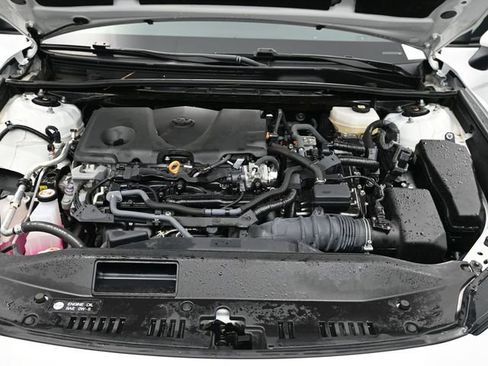 Used 2025 Toyota Camry SE w/ Convenience Package image 24