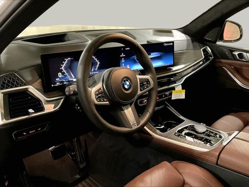 Used 2025 BMW X7 xDrive40i w/ M Sport Package AWD/4WD image 17