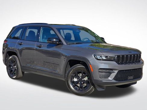 New 2025 Jeep Grand Cherokee Altitude image 15